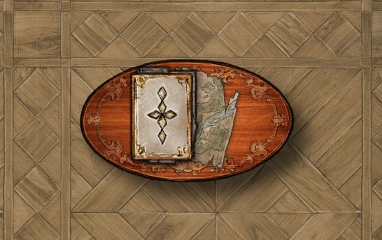 Buch mit Karte auf einem Tisch